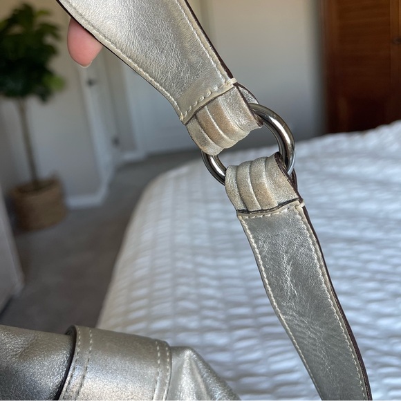 RARE Vintage COACH Y2K Silver Metallic Demi Shoulder Flap Bag 8B21 - Picture 17 of 17